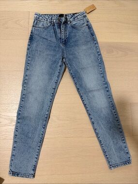 High-Rise Light Blue Women’s Jeans